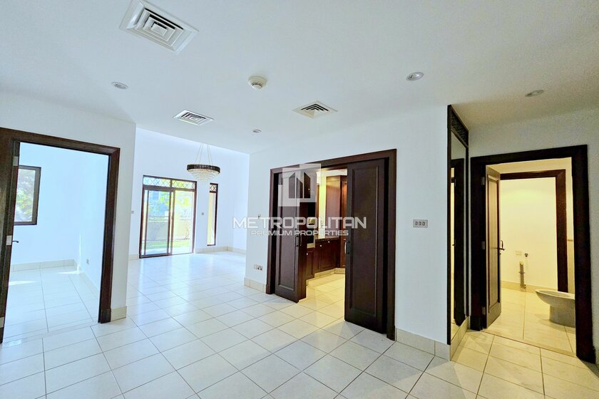 Снять 19 апартаментов - 2 комнатные - Downtown Dubai, ОАЭ - изображение 22