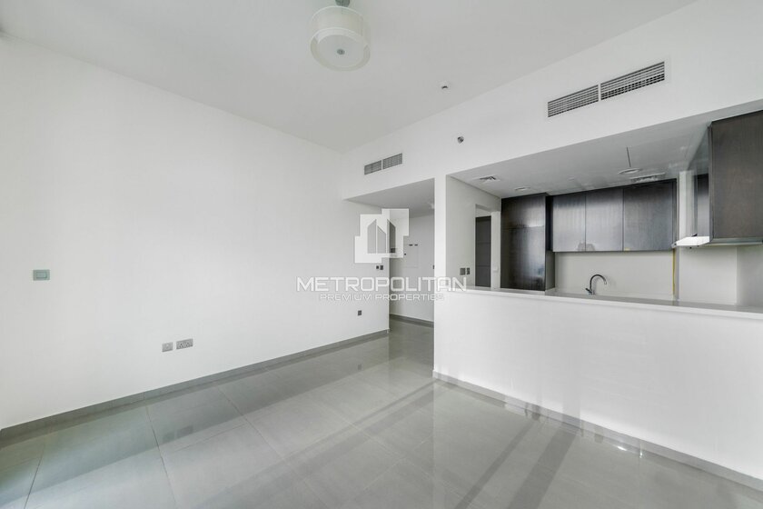 Rent 1 apartment - 3 rooms - Business Bay, UAE - image 2