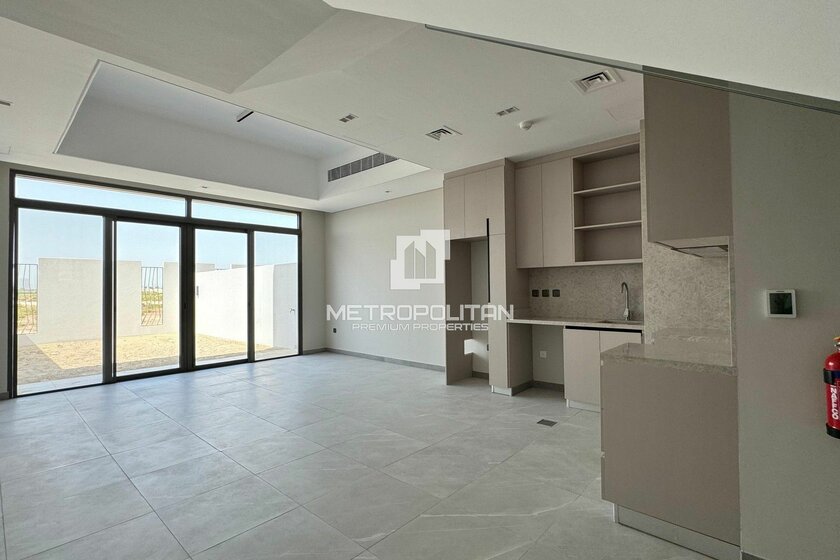 2 bedroom townhouses for rent in UAE - image 33