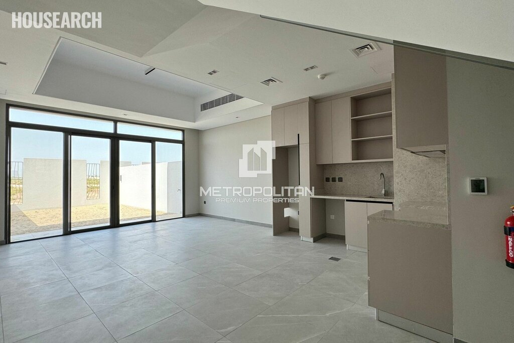 Townhouse for rent - Dubai - Rent for $49,006 / yearly - image 1