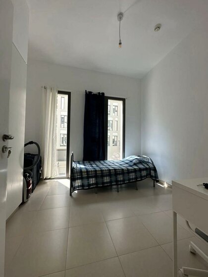 Buy a property - 2 rooms - Town Square, UAE - image 4