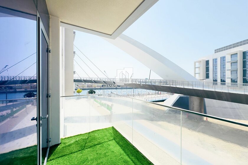 Снять 3 апартамента  - Dubai Canal, ОАЭ - изображение 1