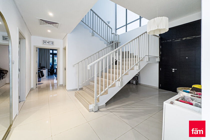 Alquile 3 chalés - DAMAC Hills, EAU — imagen 3