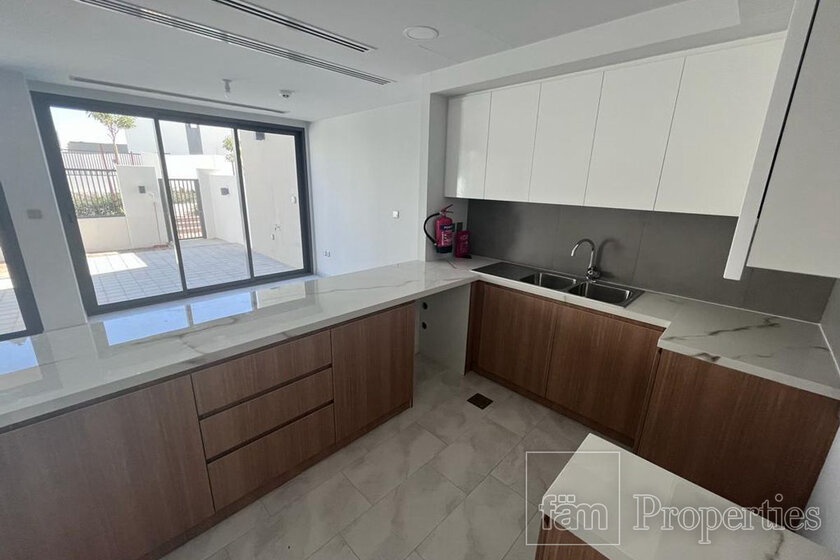 Townhouses for sale in UAE - image 4