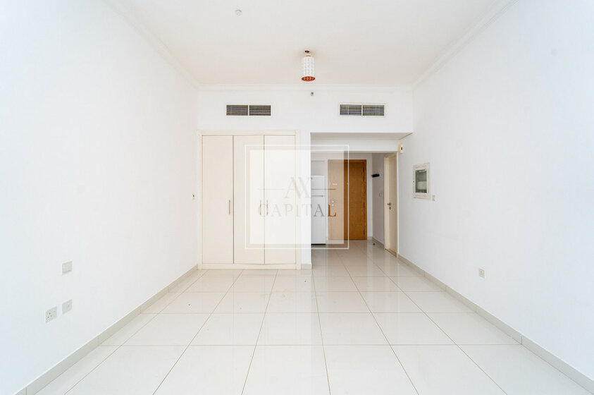 Studio properties for rent in Dubai - image 21