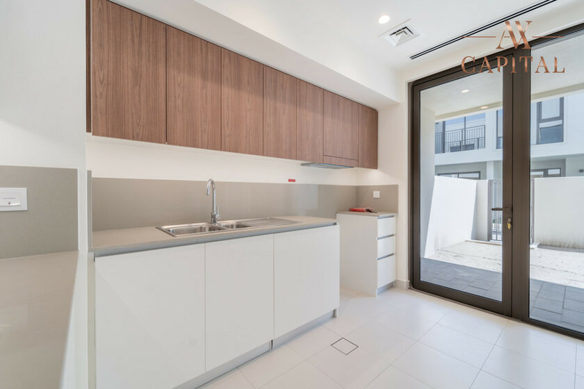 Buy 180 villas - Dubai, UAE - image 2