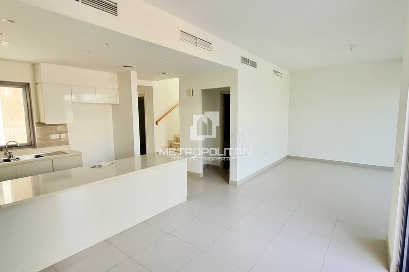 Alquile 17 adosados - 4 habitaciones - EAU — imagen 26