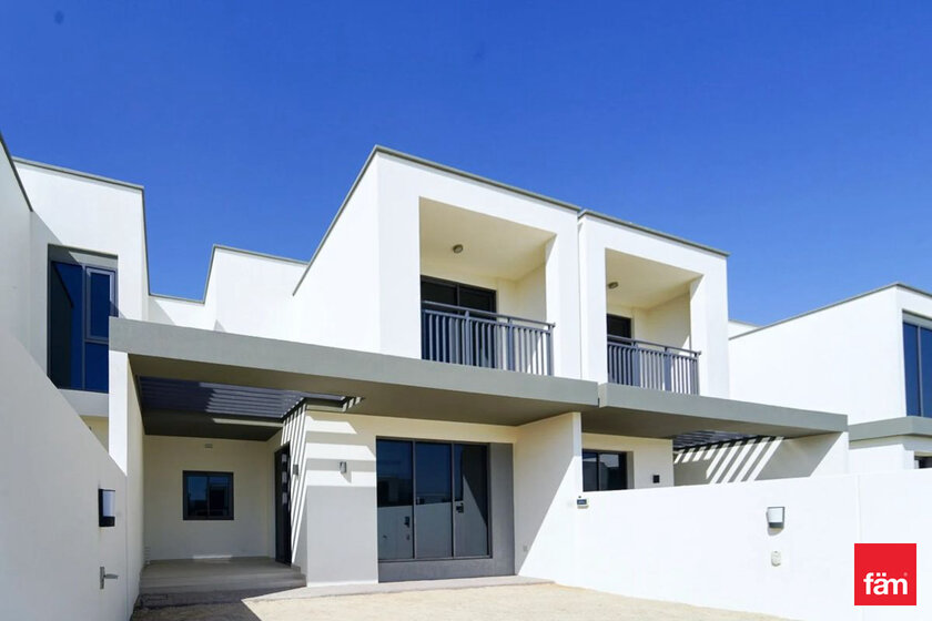 Villas for rent in UAE - image 1