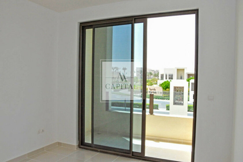 Rent 32 villas - 4 rooms - Dubailand, UAE - image 6