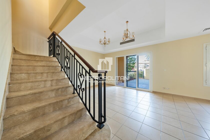 2 bedroom townhouses for rent in UAE - image 4