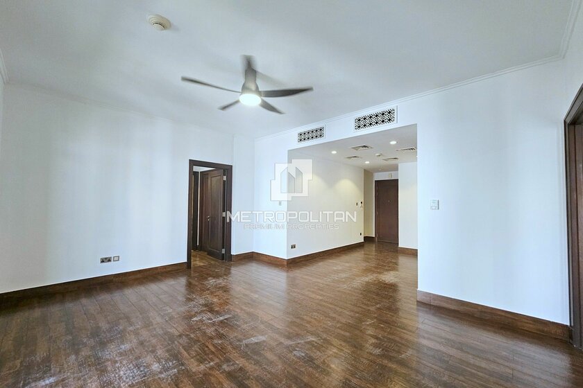 Rent a property - 2 rooms - Downtown Dubai, UAE - image 2