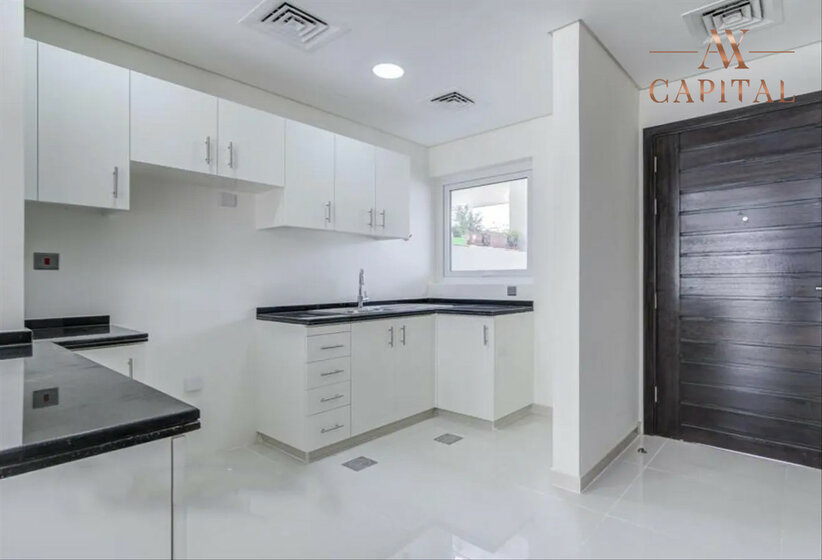Rent a property - 4 rooms - DAMAC Hills 2, UAE - image 4