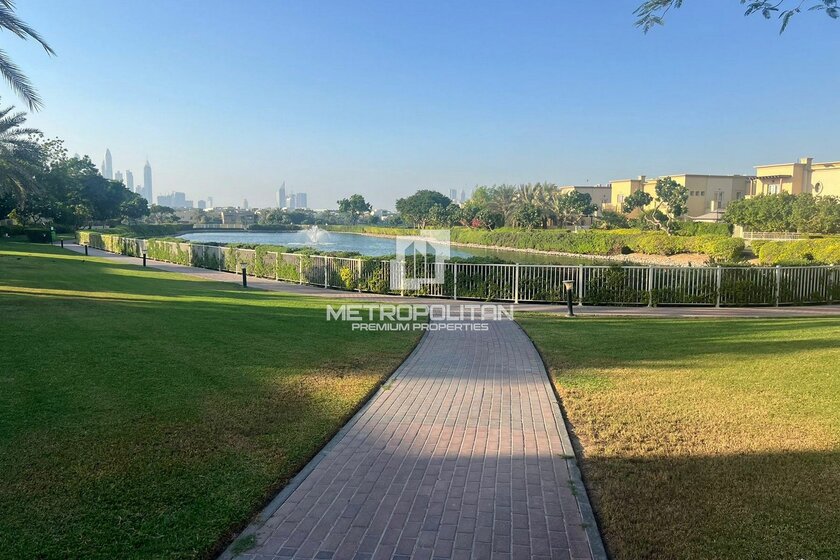 Rent 1 townhouse - 2 rooms - Emirates Living, UAE - image 1