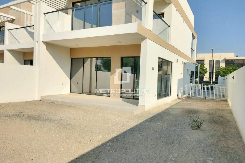 Rent 8 houses - 4 rooms - Dubailand, UAE - image 16