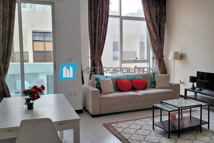 Buy 587 apartments  - 1 room - Dubai, UAE - image 10