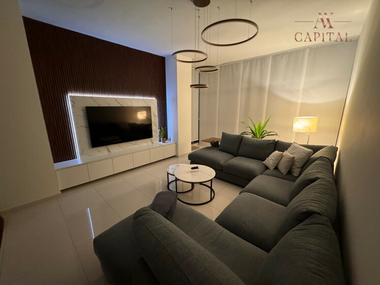 Rent a property - 1 room - Dubailand, UAE - image 1