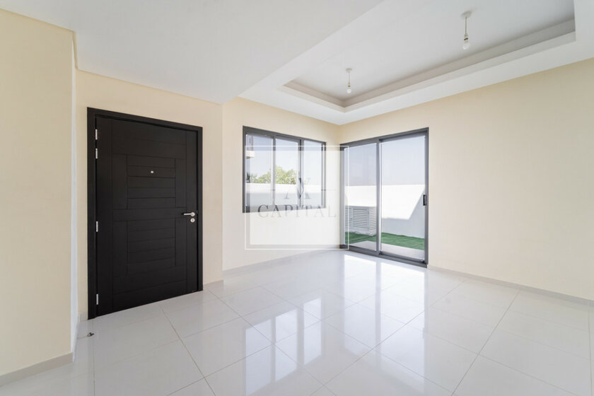 Rent 31 houses - 3 rooms - Dubailand, UAE - image 5