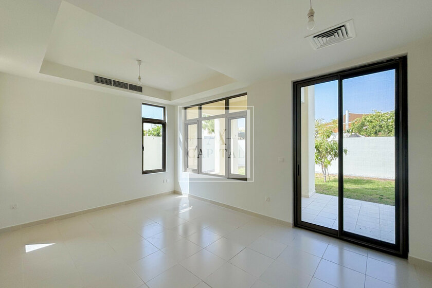 Buy 2 townhouses - Reem, UAE - image 2