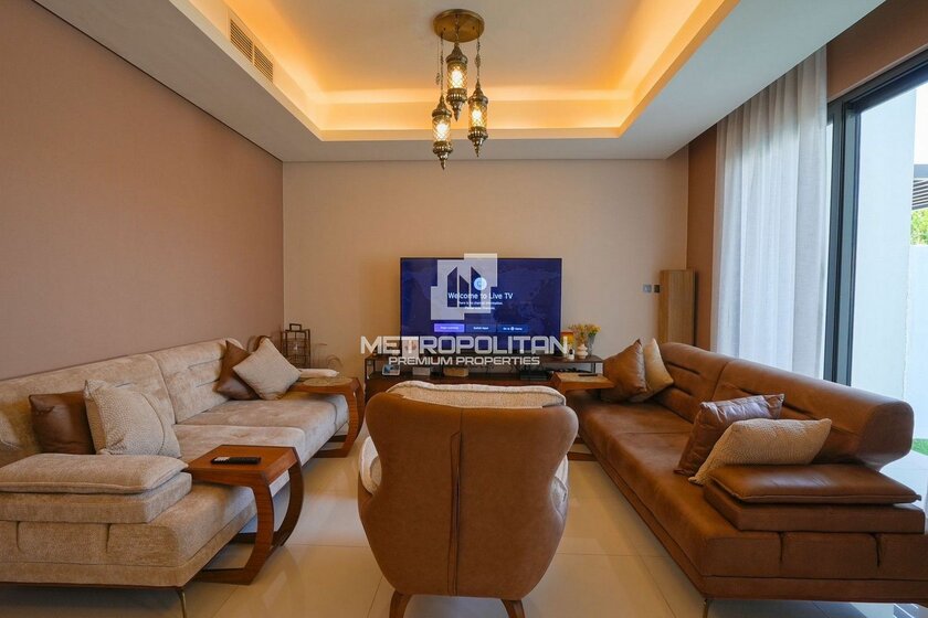 Rent 21 townhouses - 3 rooms - Dubailand, UAE - image 15