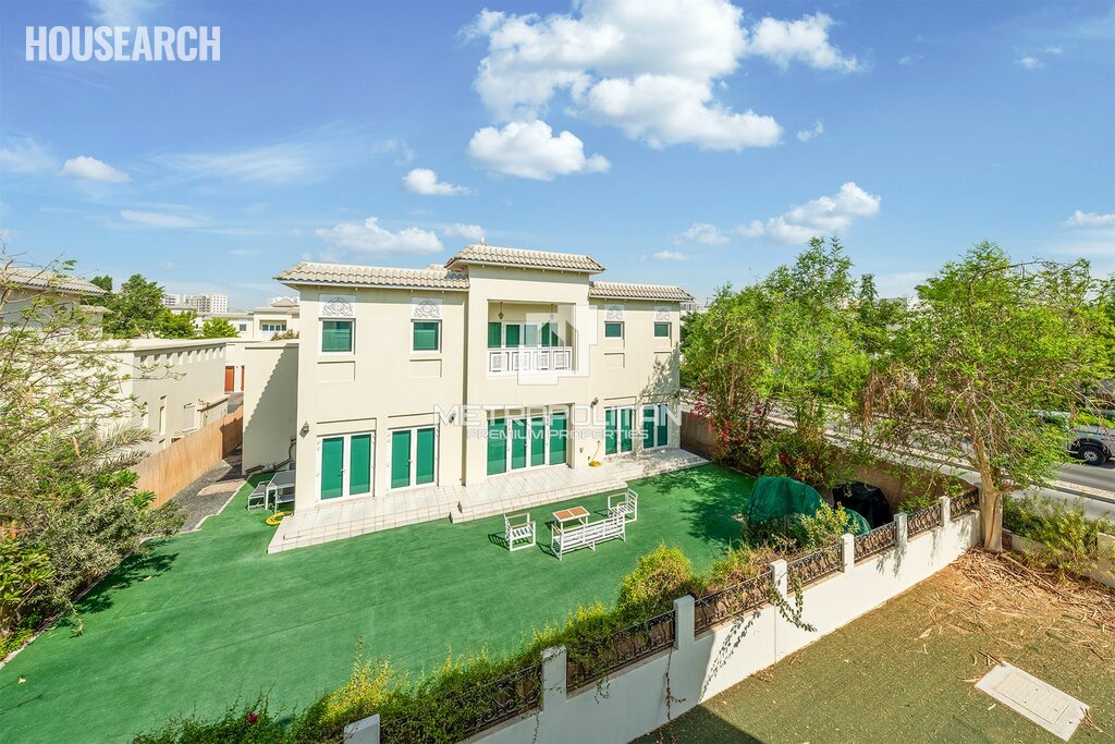 Villa à louer - Louer pour 85 779 $/annuel – image 1