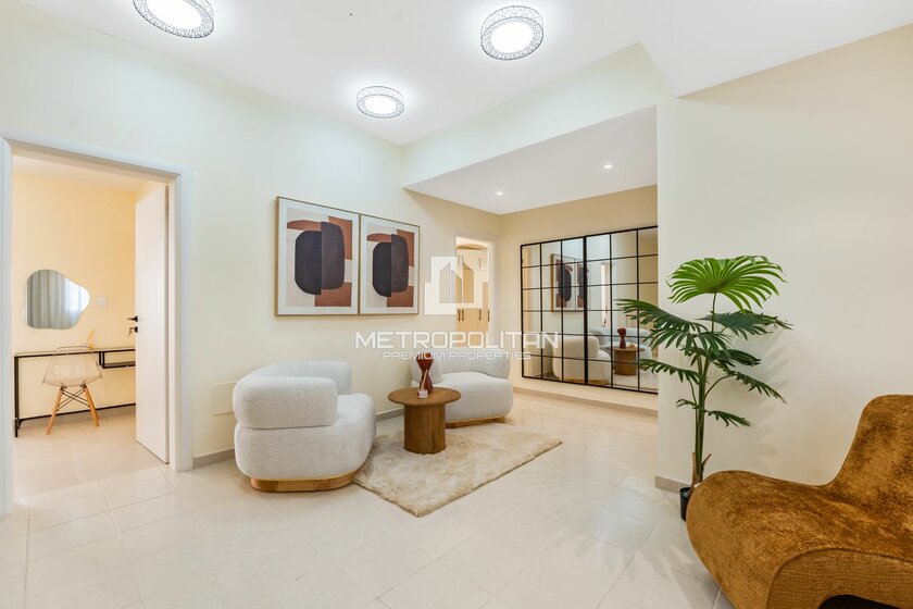 Rent 2 villas - 4 rooms - Meadows, UAE - image 7