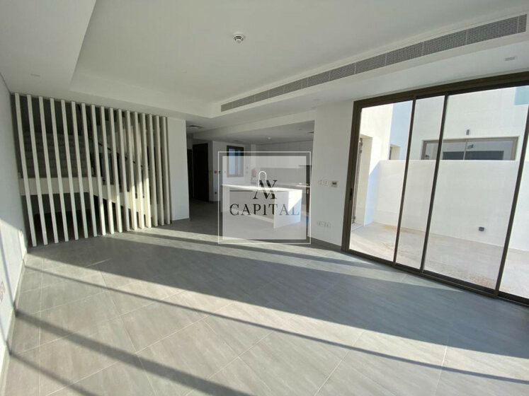 Houses for sale in UAE - image 22