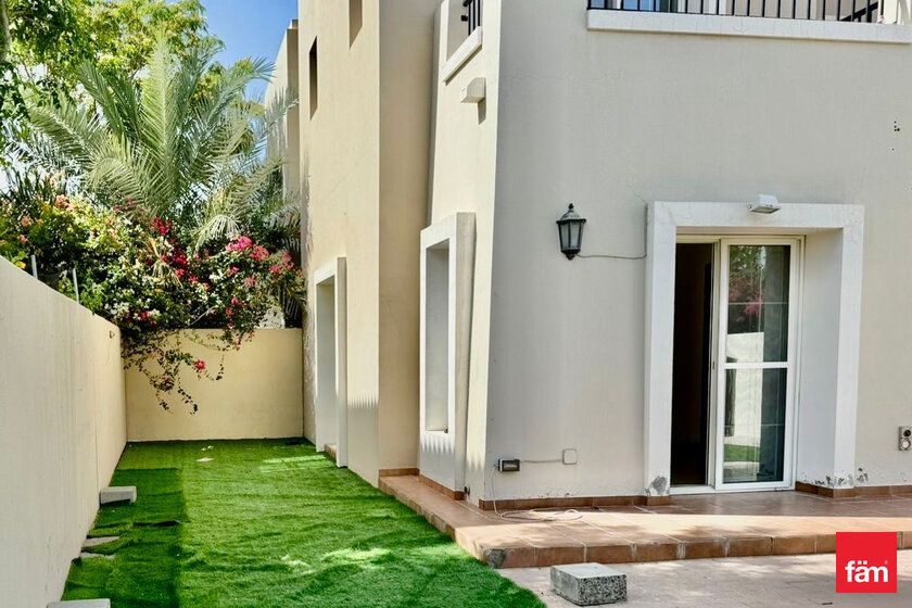 Villas for rent in UAE - image 25
