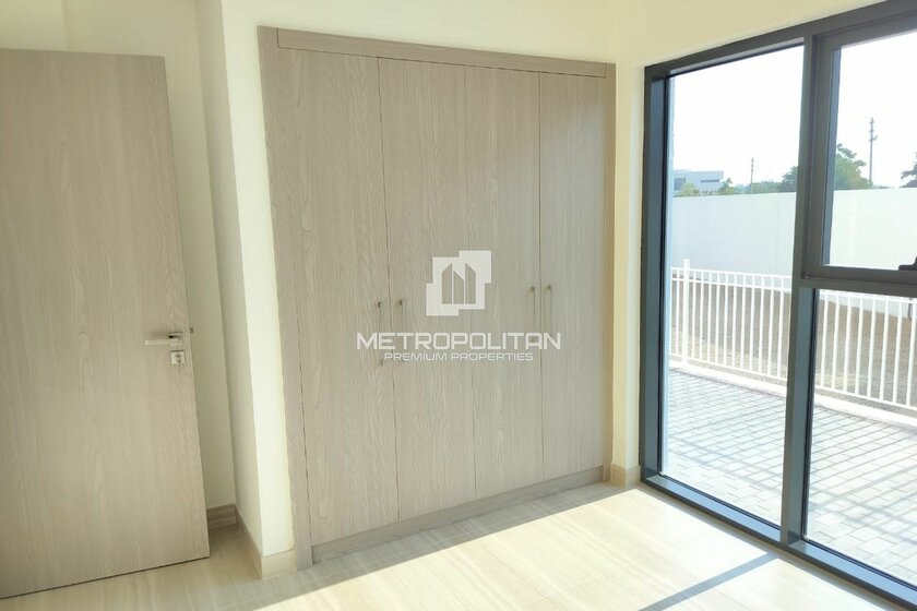 Rent 3 townhouses - 4 rooms - DAMAC Hills, UAE - image 10