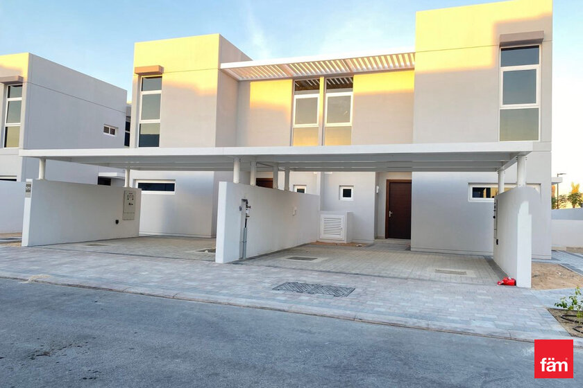 Buy 36 townhouses - Mudon, UAE - image 34