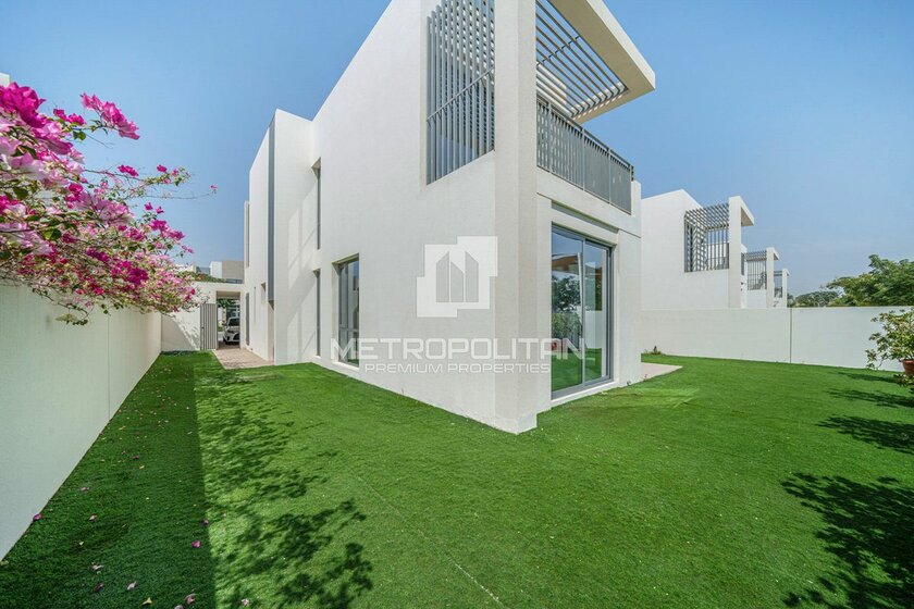 4+ bedroom properties for rent in Dubai - image 8