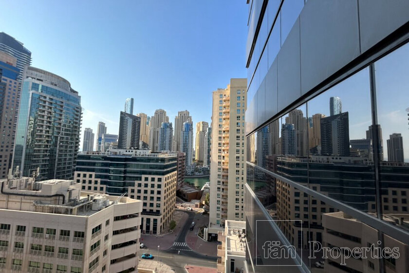 Buy a property - Dubai Marina, UAE - image 1
