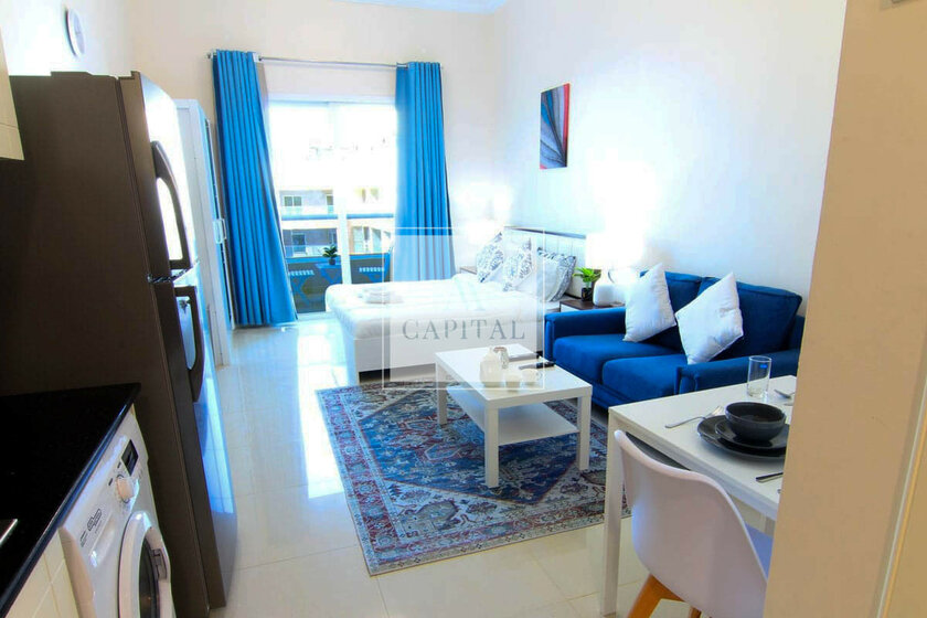 Rent 1 apartment - Meadows, UAE - image 2