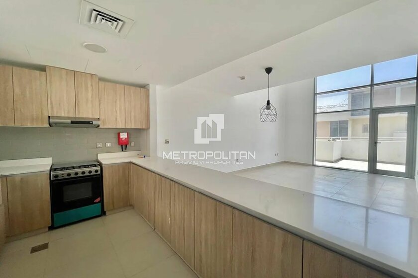 Biens immobiliers à louer - 3 pièces - Émirats arabes unis – image 6
