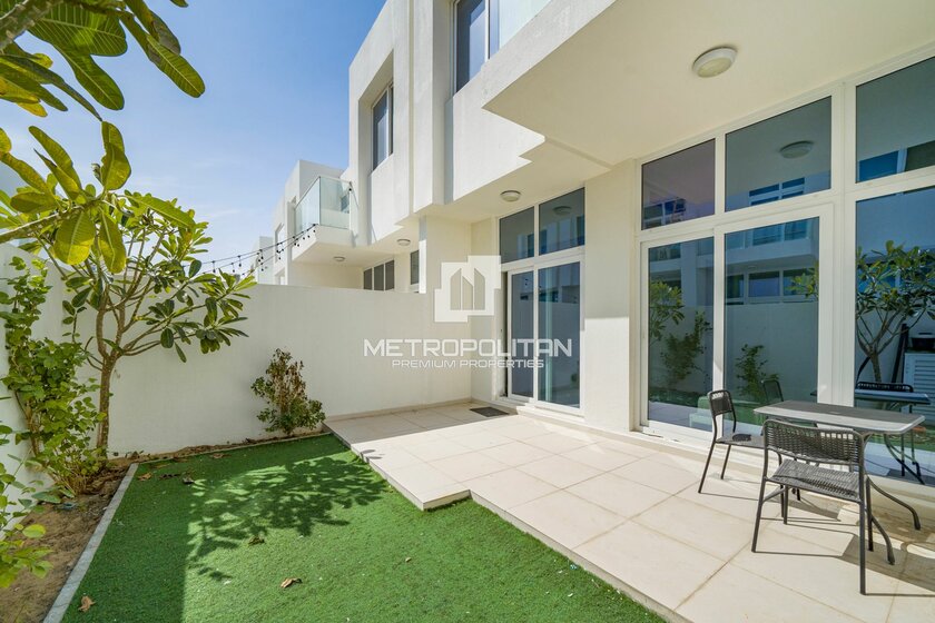 4 ikiz villa kirala - 4 odalı - Dubailand, BAE – resim 1