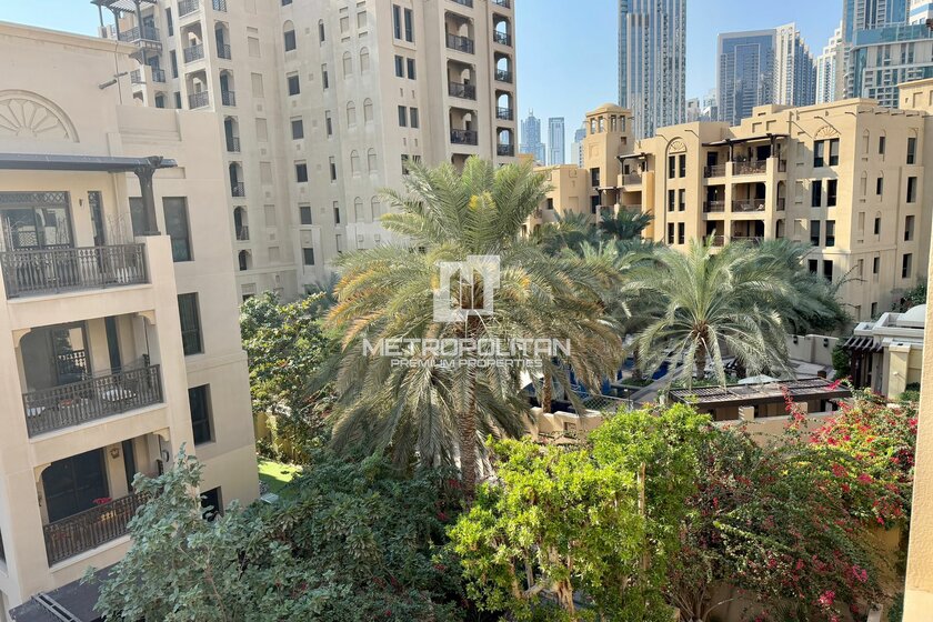 Rent a property - 1 room - Downtown Dubai, UAE - image 14