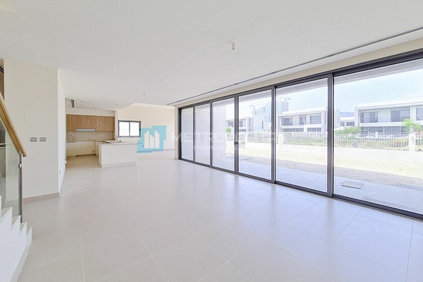 Buy 23 villas - Dubai Hills Estate, UAE - image 30