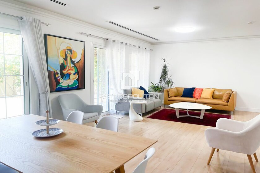 Louer 5 maisons de ville - 2 pièces - Émirats arabes unis – image 17