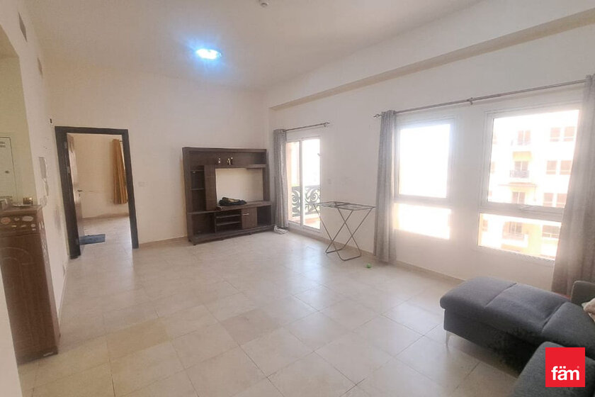 Buy 8 apartments  - Remraam, UAE - image 28