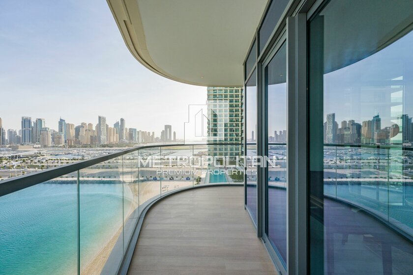 Compre una propiedad - 3 habitaciones - Emaar Beachfront, EAU — imagen 2