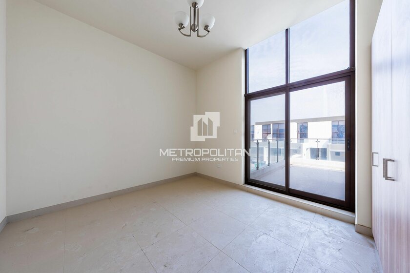 Biens immobiliers à louer - 4 pièces - Émirats arabes unis – image 8