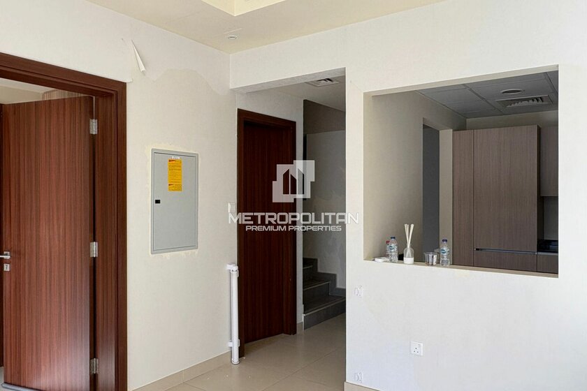 4+ bedroom properties for rent in UAE - image 13