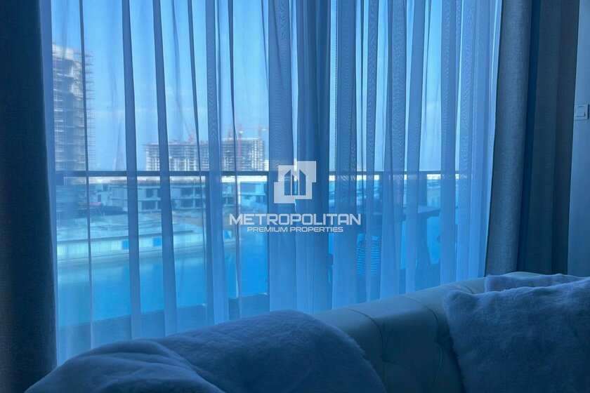 Rent a property - 3 rooms - City Walk, UAE - image 1