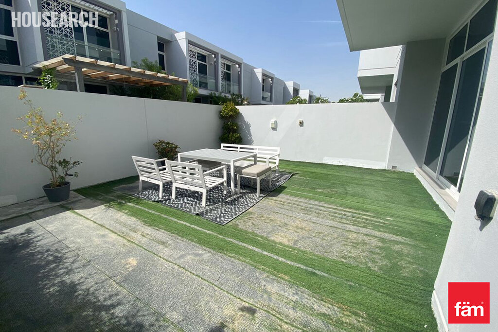 Maison de ville à louer - Dubai - Louer pour 57 220 $ – image 1