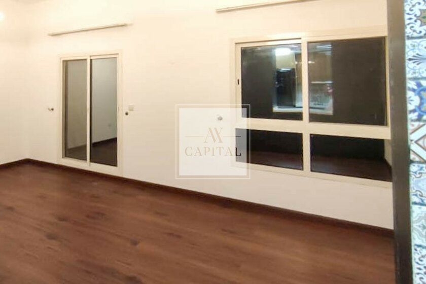 Rent a property - 2 rooms - Remraam, UAE - image 3