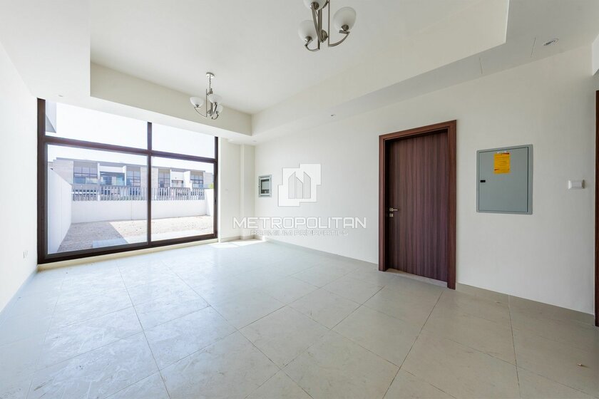 Biens immobiliers à louer - 4 pièces - Émirats arabes unis – image 6