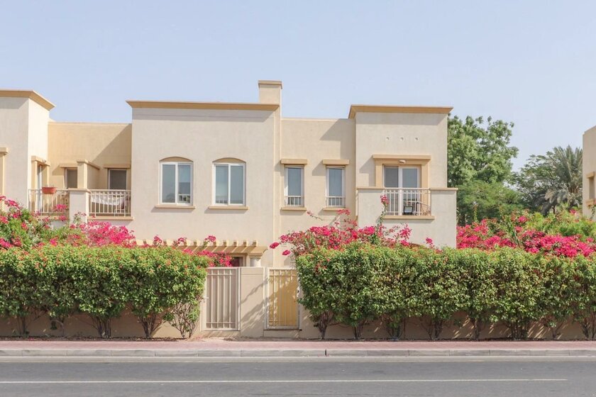 1 bedroom villas for sale in UAE - image 2