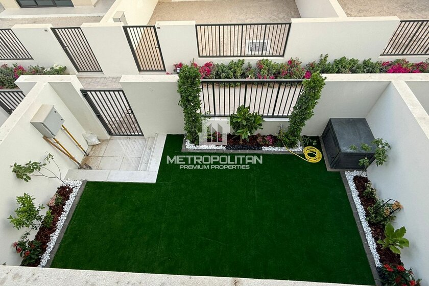 Alquile 23 adosados - 3 habitaciones - EAU — imagen 5