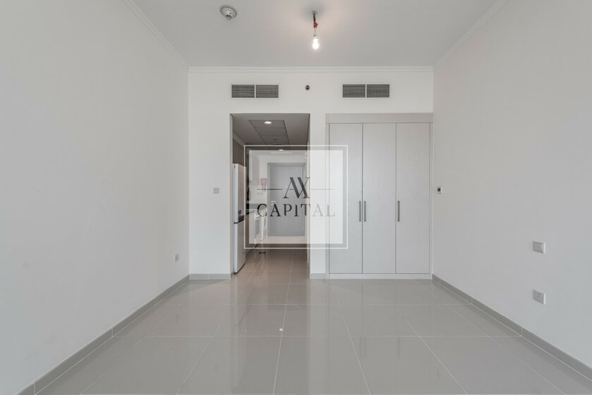 Studio properties for rent in Dubai - image 17