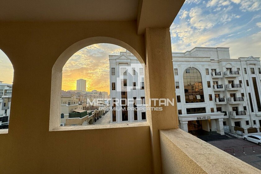 Rent a property - Jumeirah Village Circle, UAE - image 12