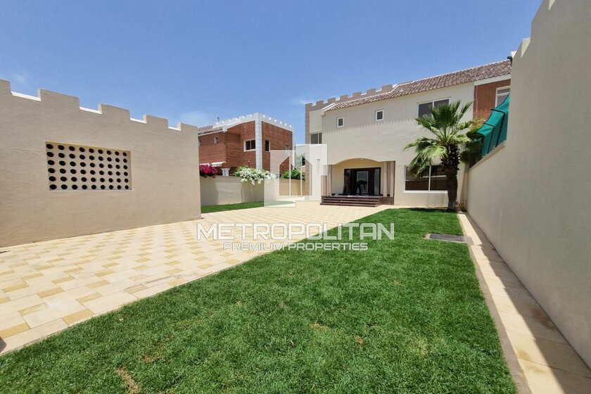 Villa à louer - City of Dubai - Louer pour 122 615 $ – image 18